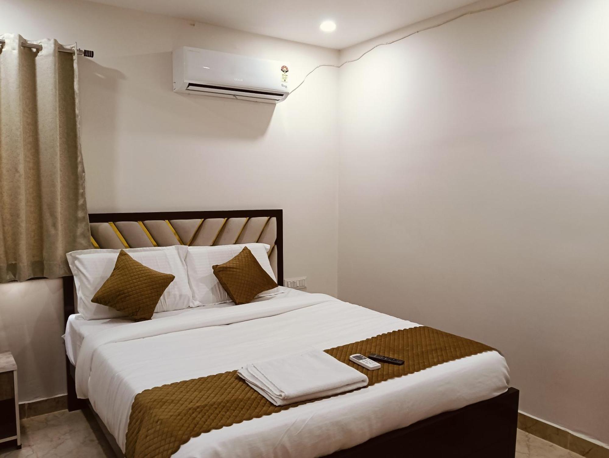 Vaaraahi Hotels Hyderabad Luaran gambar