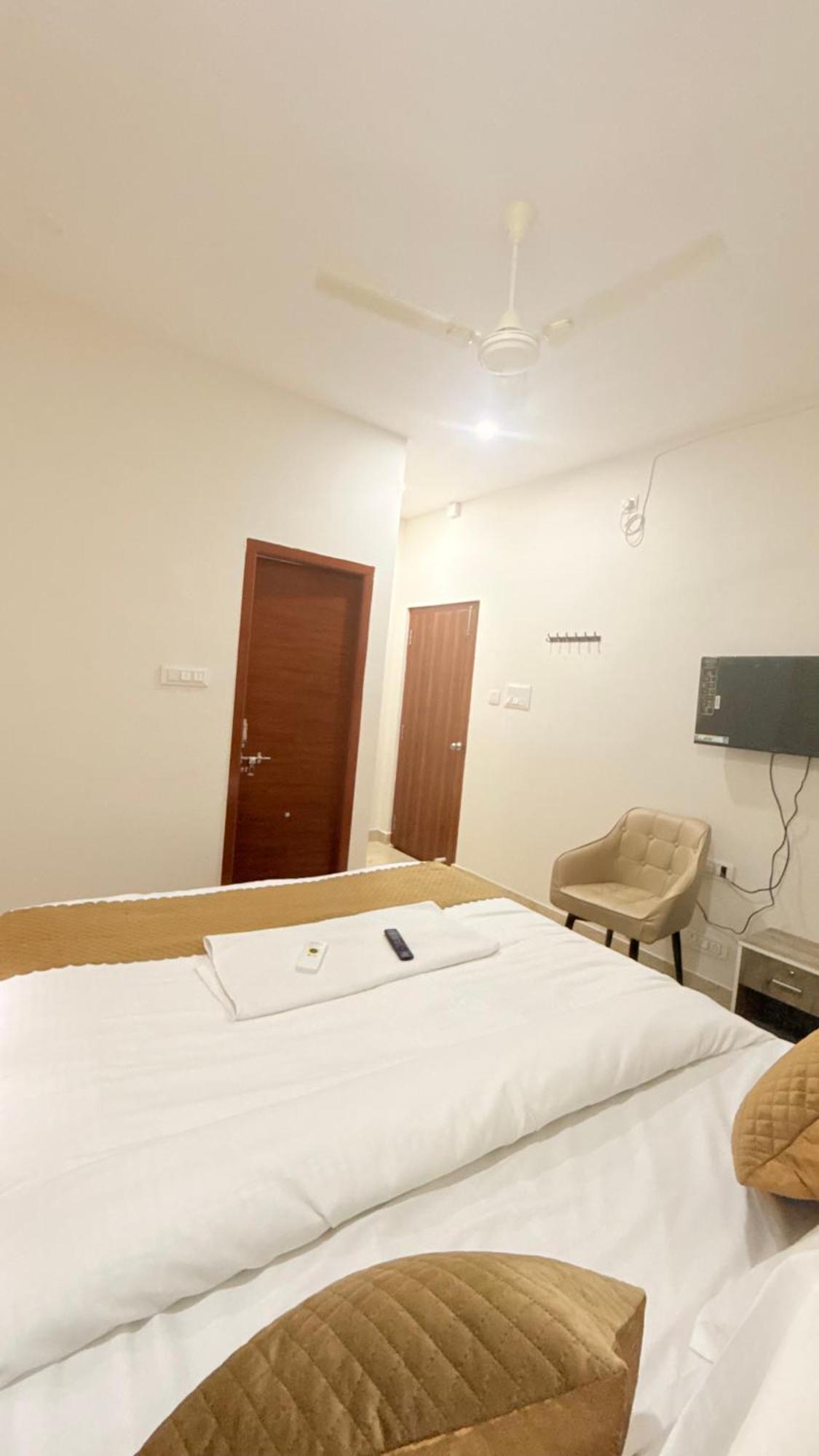 Vaaraahi Hotels Hyderabad Luaran gambar
