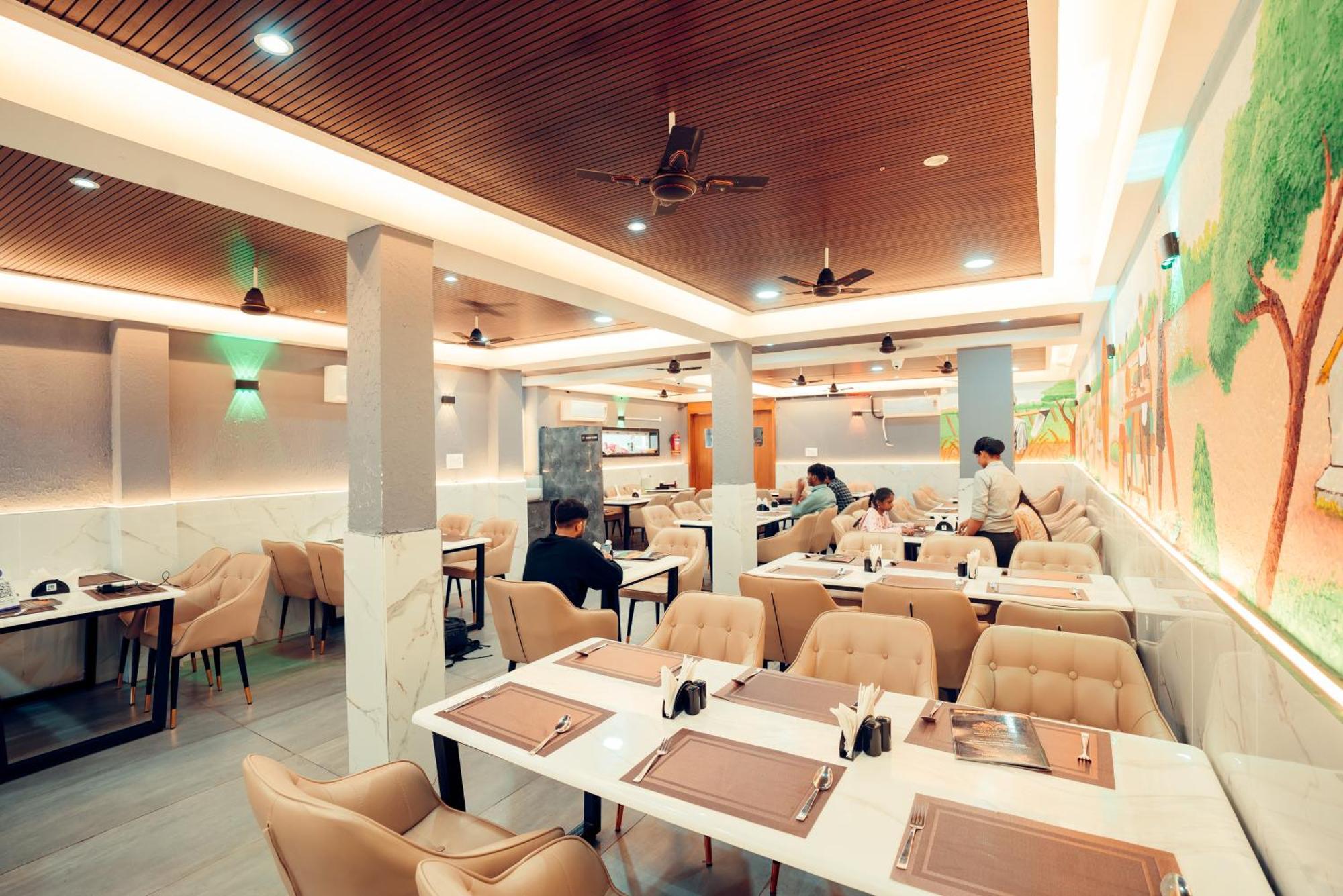 Vaaraahi Hotels Hyderabad Luaran gambar